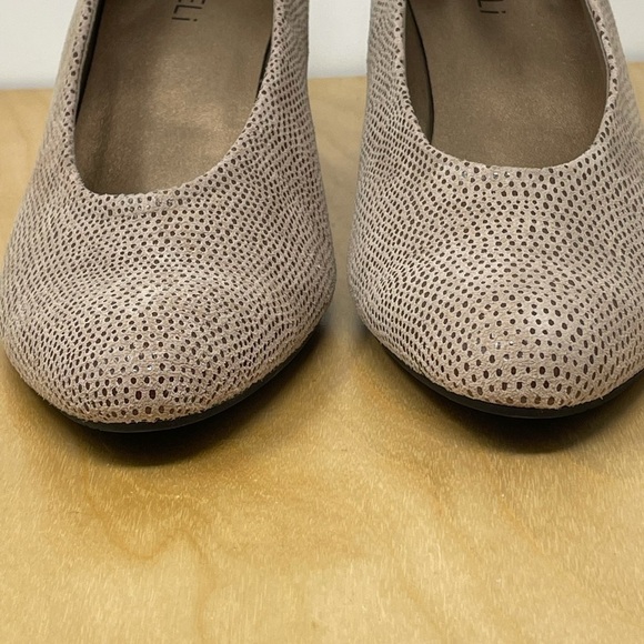VANELI Dayle Leather Pumps w/Abstract Dotted Pattern Taupe Size 9.5 - Picture 4 of 11